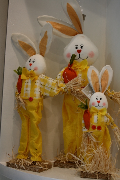 Easter bunnies fun decor