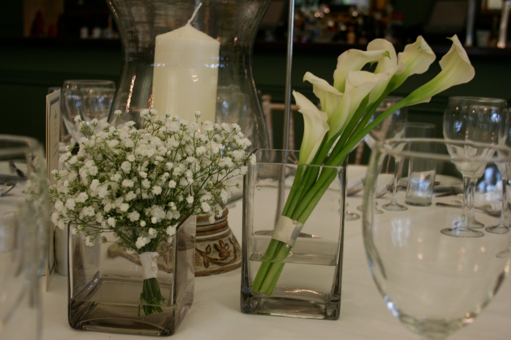 Ideas for classic white wedding flowers